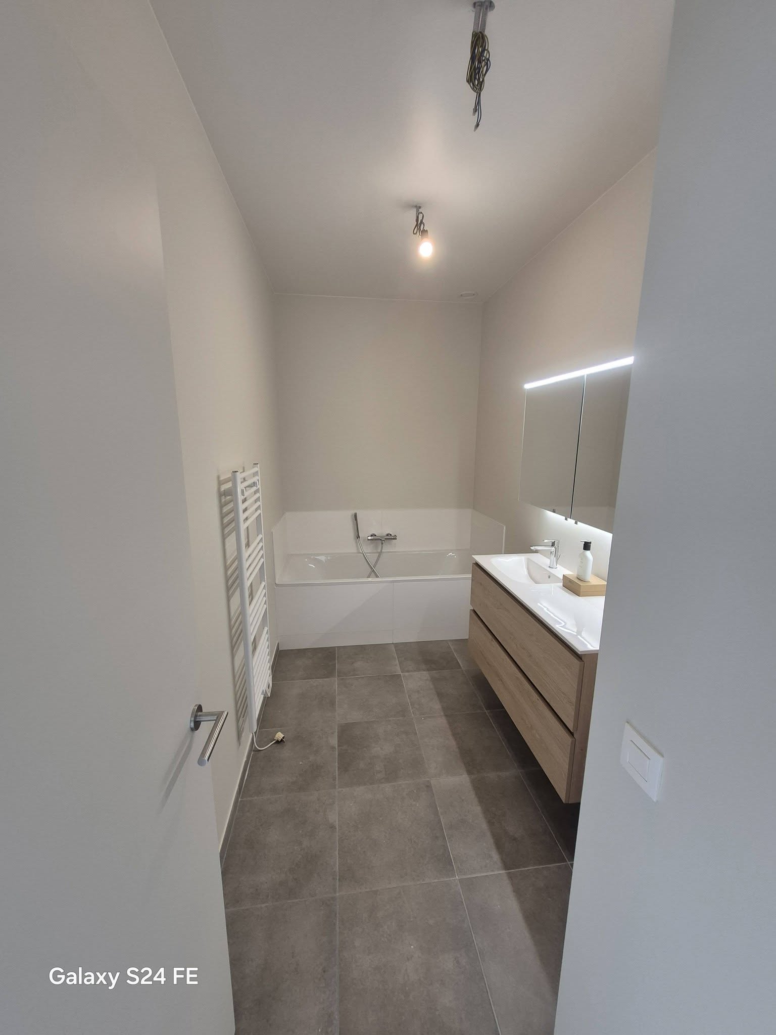 Badkamer na de afwerking door Colortime