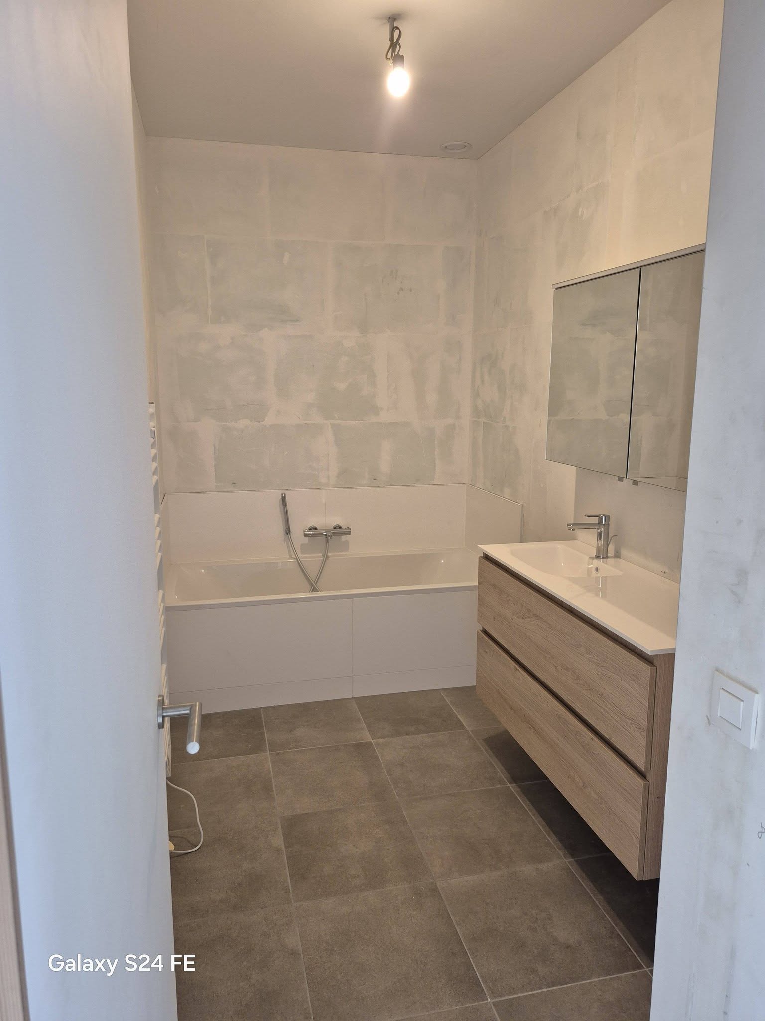 Badkamer voor de afwerking door Colortime